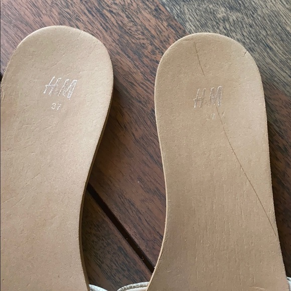 H&M sandals -  3/$20 ✨ - Picture 3 of 5